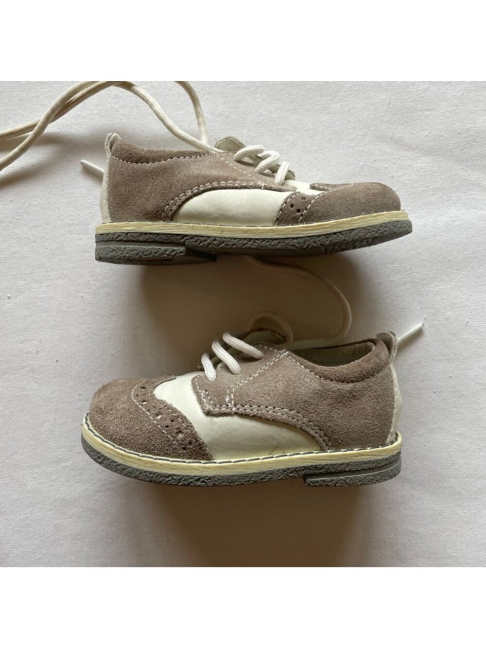 Primigi Infant Beige & White Leather Suede Wingtip Shoes Size EU 19 US 3.5 - Picture 10 of 11